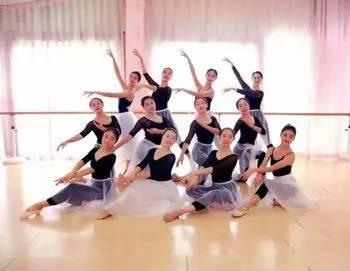 梁河成人舞蹈视频大全,视频大全中的民族韵律与时代魅力